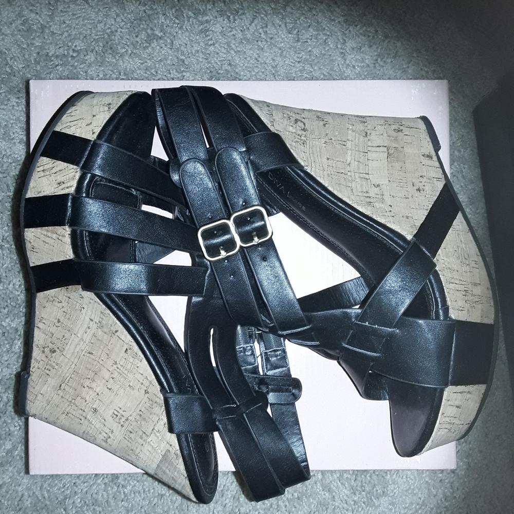 Black wedge heels